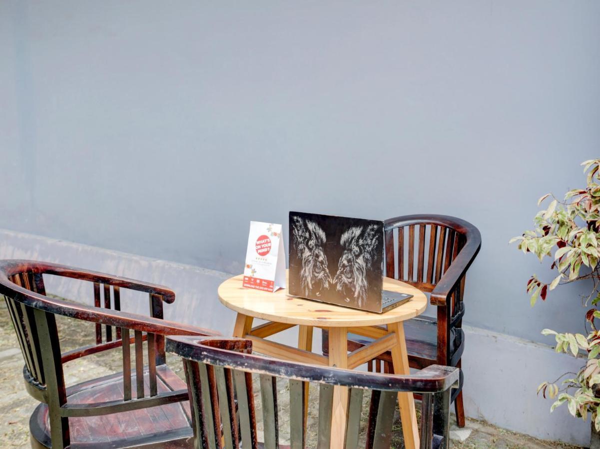 Oyo 90711 Blembong Homestay 金巴兰 外观 照片