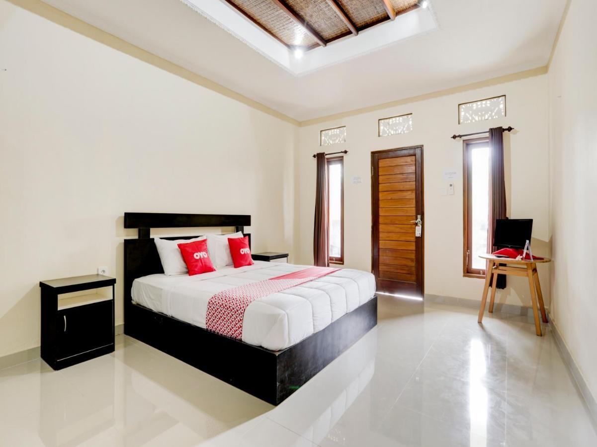 Oyo 90711 Blembong Homestay 金巴兰 外观 照片