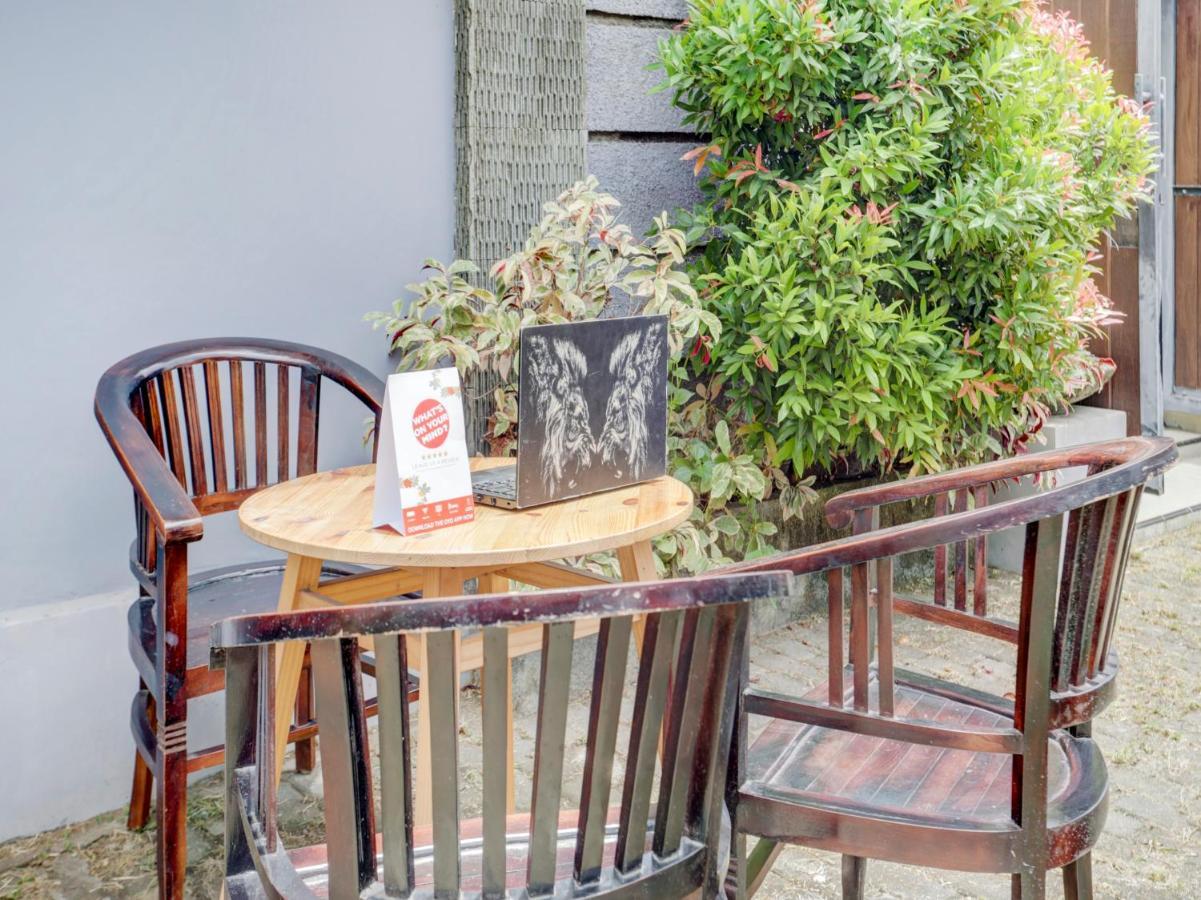 Oyo 90711 Blembong Homestay 金巴兰 外观 照片