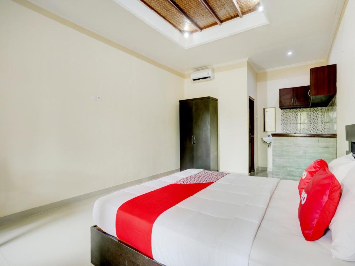 Oyo 90711 Blembong Homestay 金巴兰 外观 照片