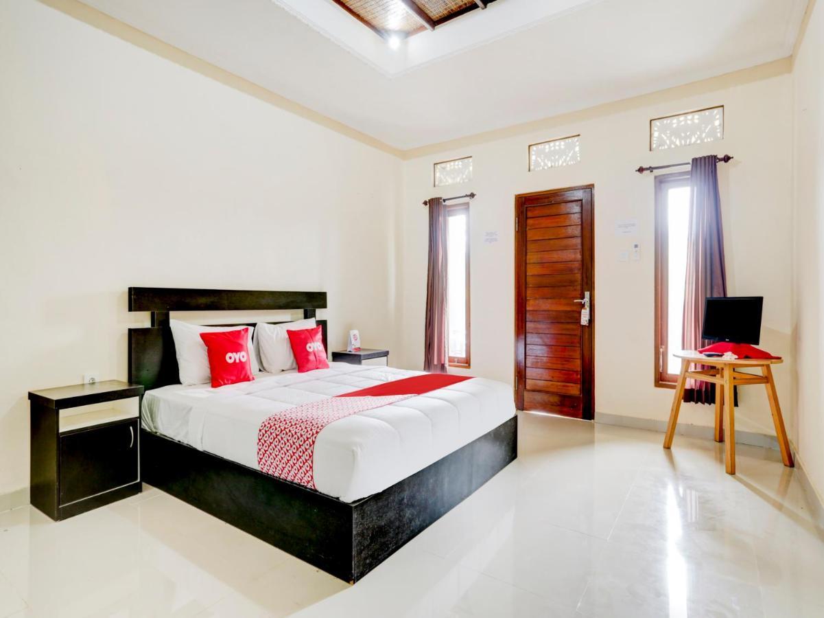 Oyo 90711 Blembong Homestay 金巴兰 外观 照片