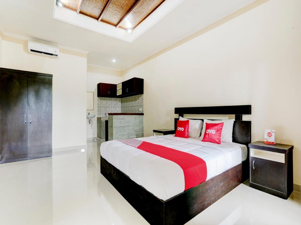 Oyo 90711 Blembong Homestay 金巴兰 外观 照片
