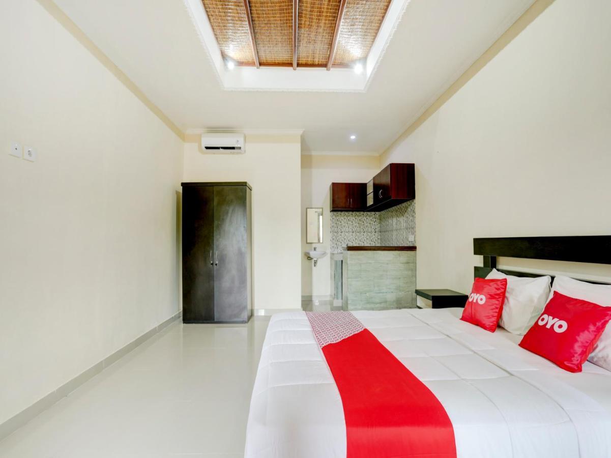Oyo 90711 Blembong Homestay 金巴兰 外观 照片