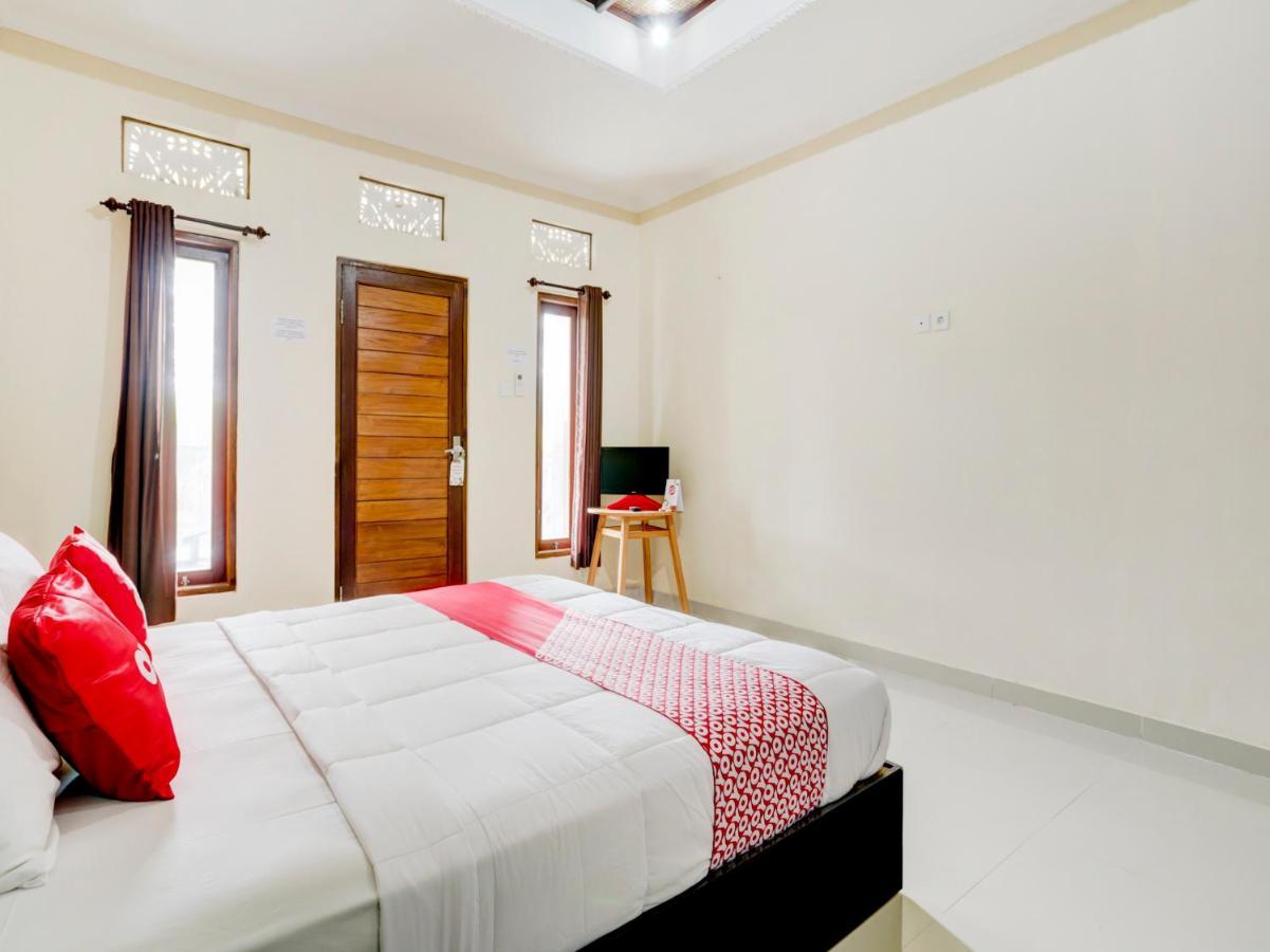 Oyo 90711 Blembong Homestay 金巴兰 外观 照片
