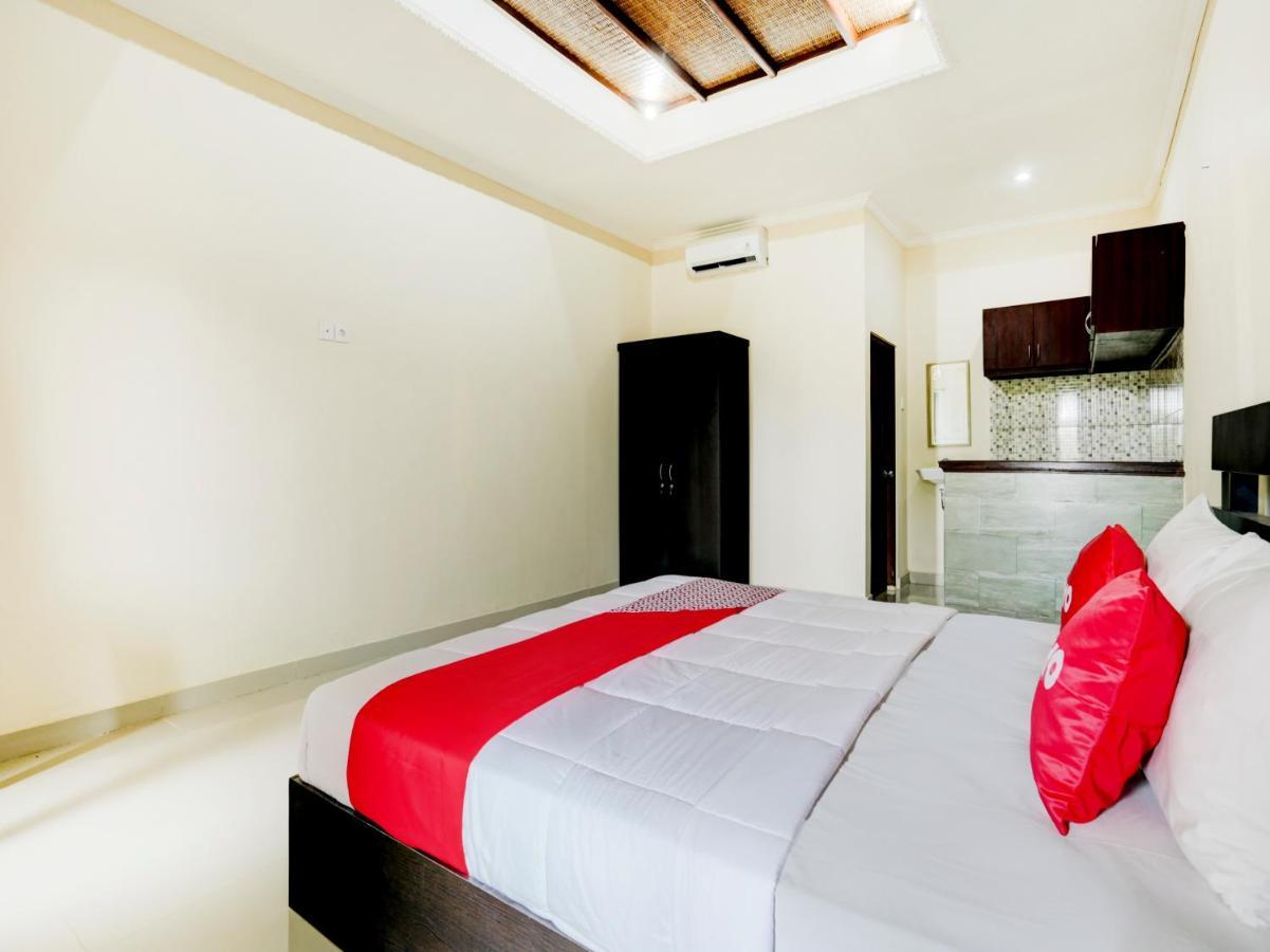 Oyo 90711 Blembong Homestay 金巴兰 外观 照片